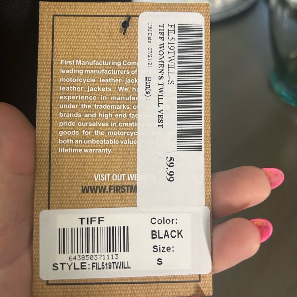 NWT Mfg first Black Vest with Storage Pockets size small - Picture 7 of 10